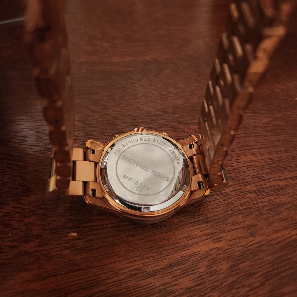 Michael Kors Rose Gold Watch - Picture 3 of 3